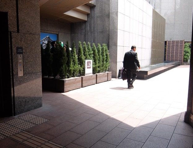 金沢駅周辺の無料喫煙所